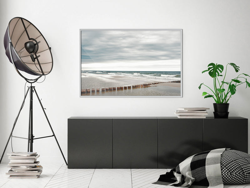 Poster - Chilly Morning at the Seaside  - wit
