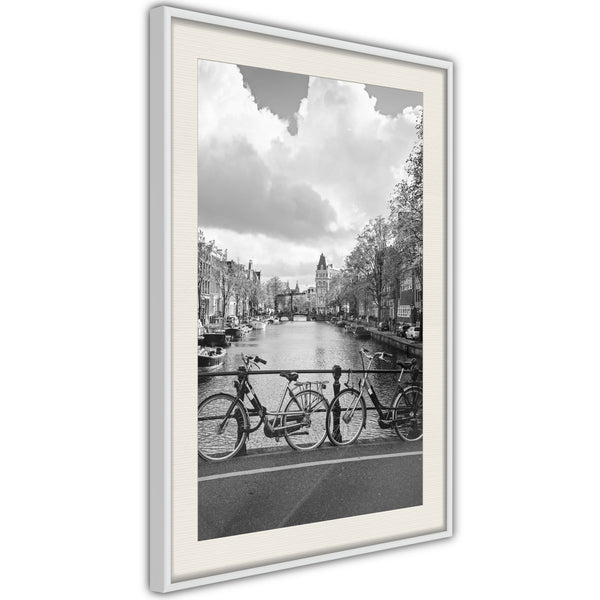 Poster - Bicycles Against Canal  - wit passepartout