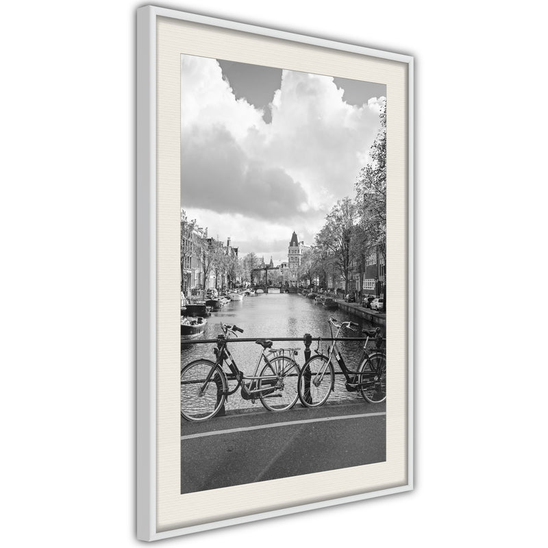 Poster - Bicycles Against Canal  - wit passepartout