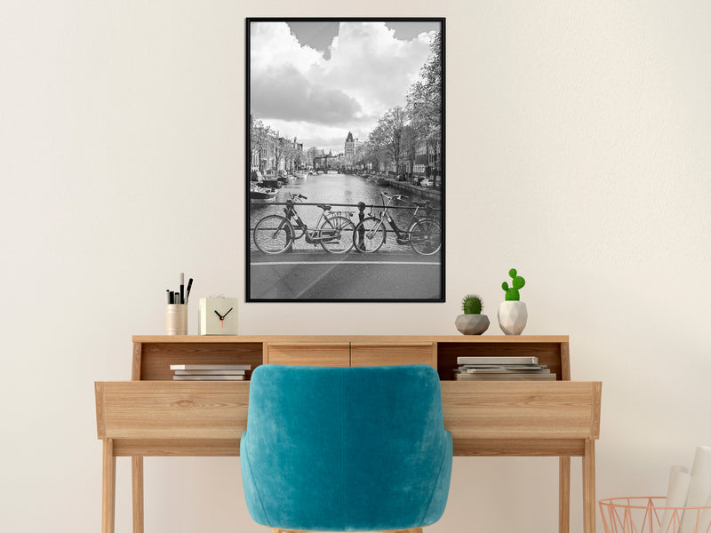 Poster - Bicycles Against Canal  - zwart