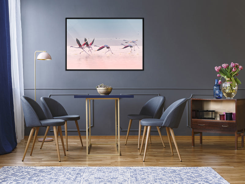 Poster - Flamingos Breaking into a Flight  - zwart