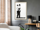 Poster - Banksy: Kissing Coppers II  - goud passepartout