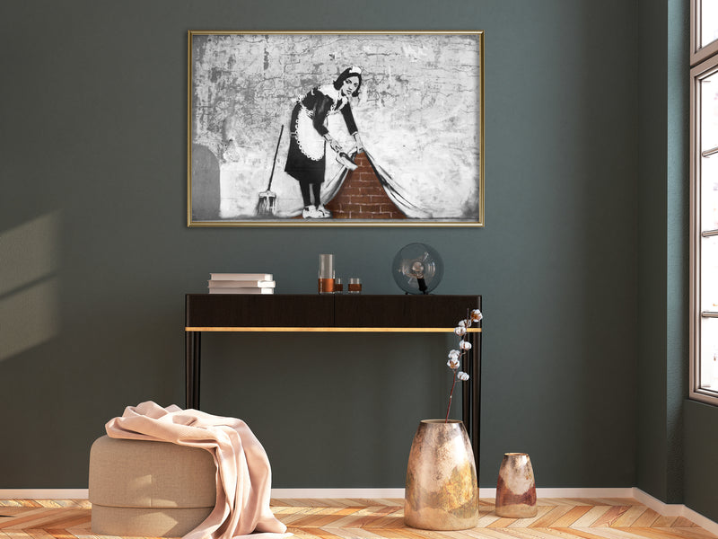 Poster - Banksy: Sweep it Under the Carpet  - goud