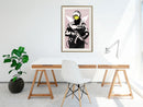 Poster - Banksy: Flying Copper  - goud passepartout