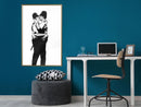 Poster - Banksy: Kissing Coppers I  - goud