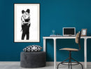 Poster - Banksy: Kissing Coppers I  - zwart passepartout