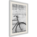 Poster - Bicycle Leaning Against the Wall  - wit passepartout