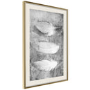 Poster - Delicate Feathers  - goud passepartout